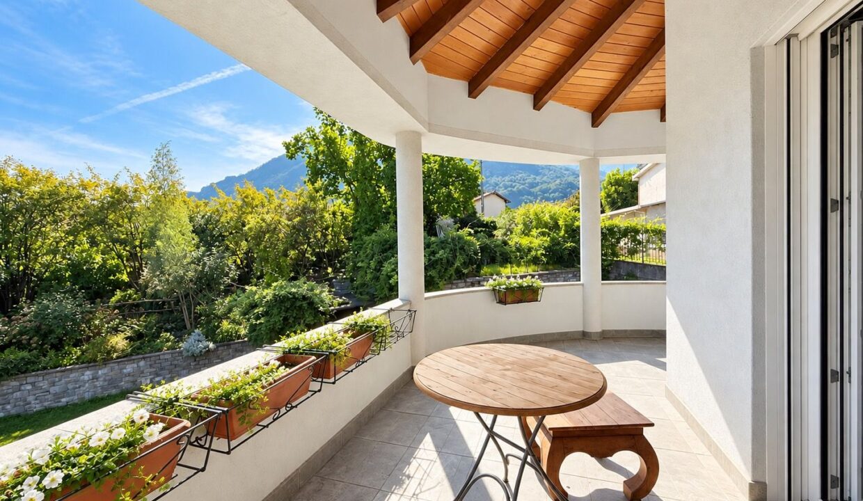 Lake Como Modern Villa with Garden Dongo