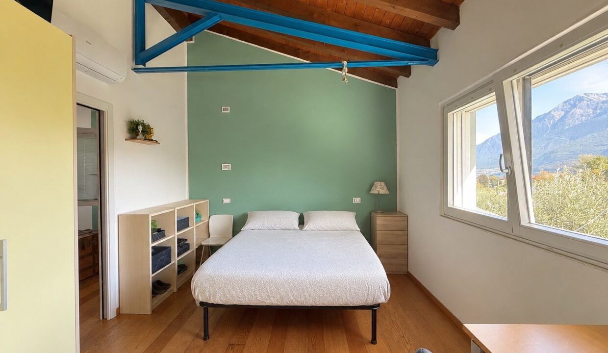 Lake Como Modern Villa with Garden Dongo