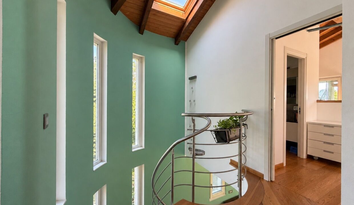 Lake Como Modern Villa with Garden Dongo