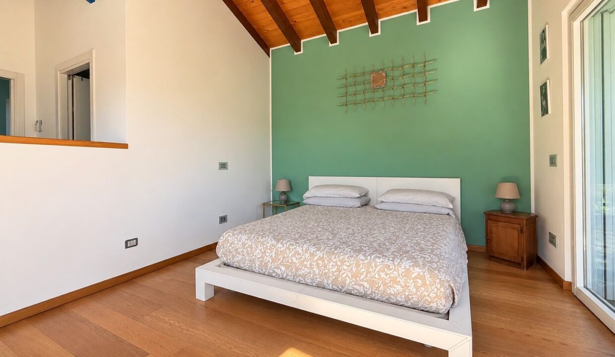 Lake Como Modern Villa with Garden Dongo