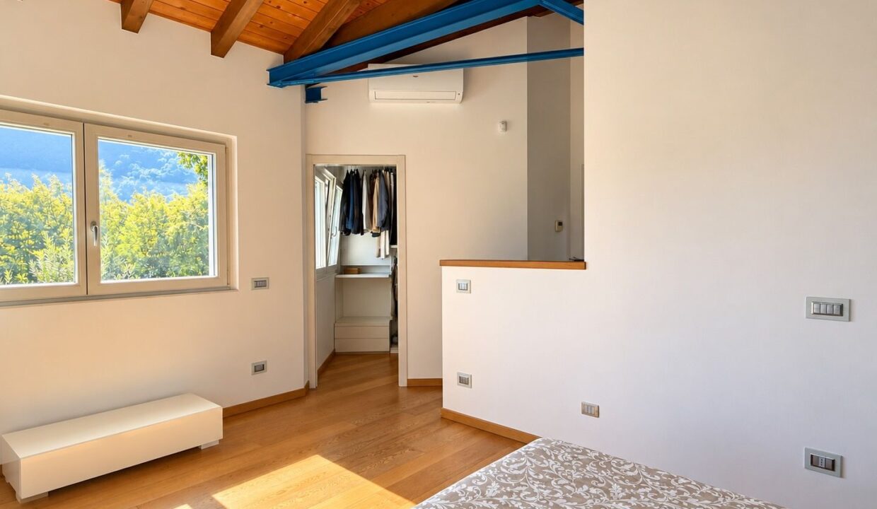Lake Como Modern Villa with Garden Dongo