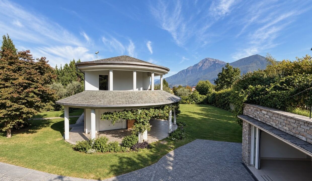 Lake Como Modern Villa with Garden Dongo