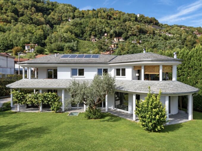 Lake Como Modern Villa with Garden Dongo