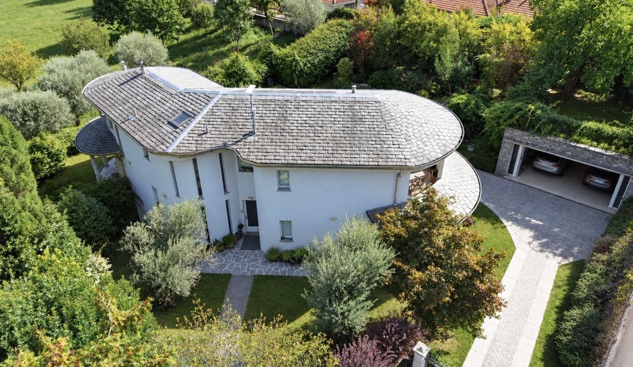 Lake Como Modern Villa with Garden Dongo