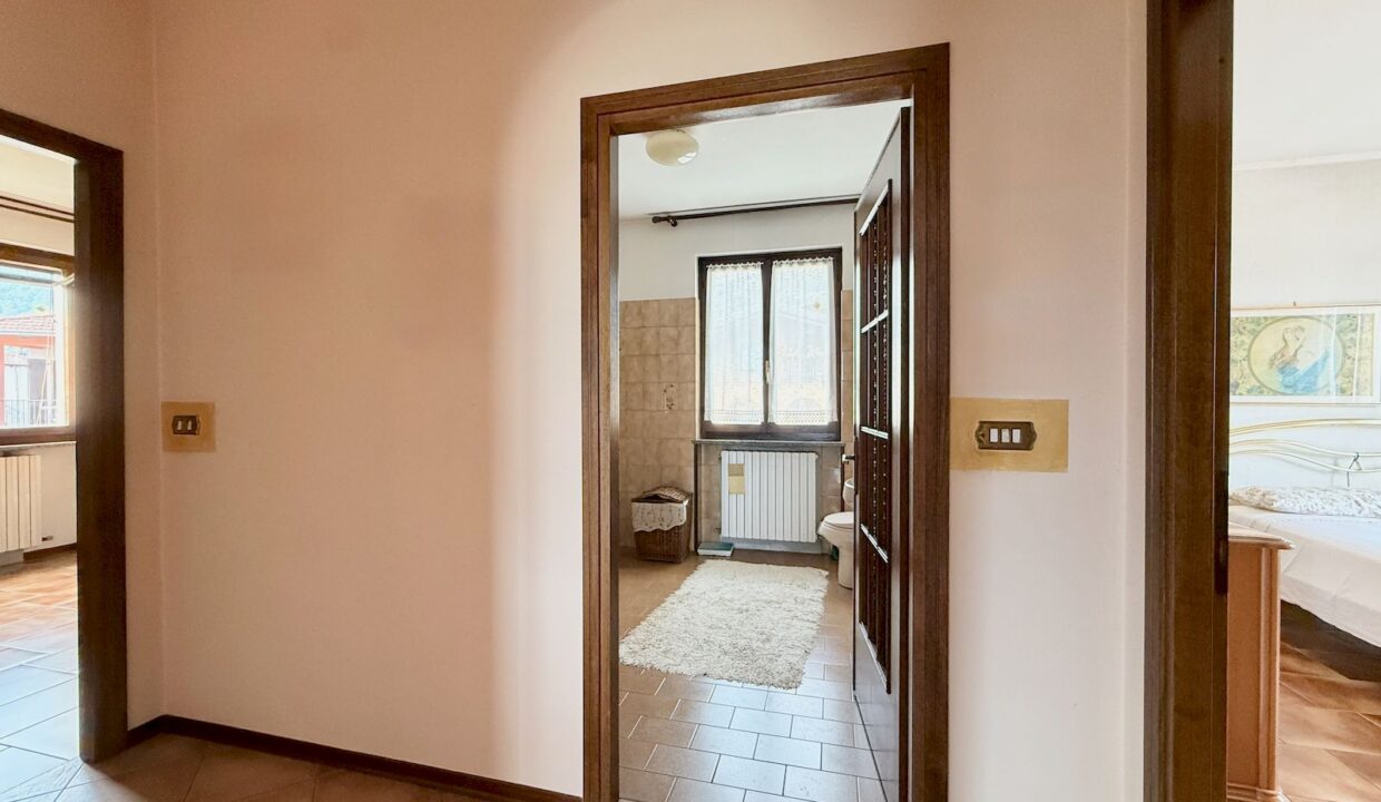 Lake Como Villa with Garden and Garage - Dongo