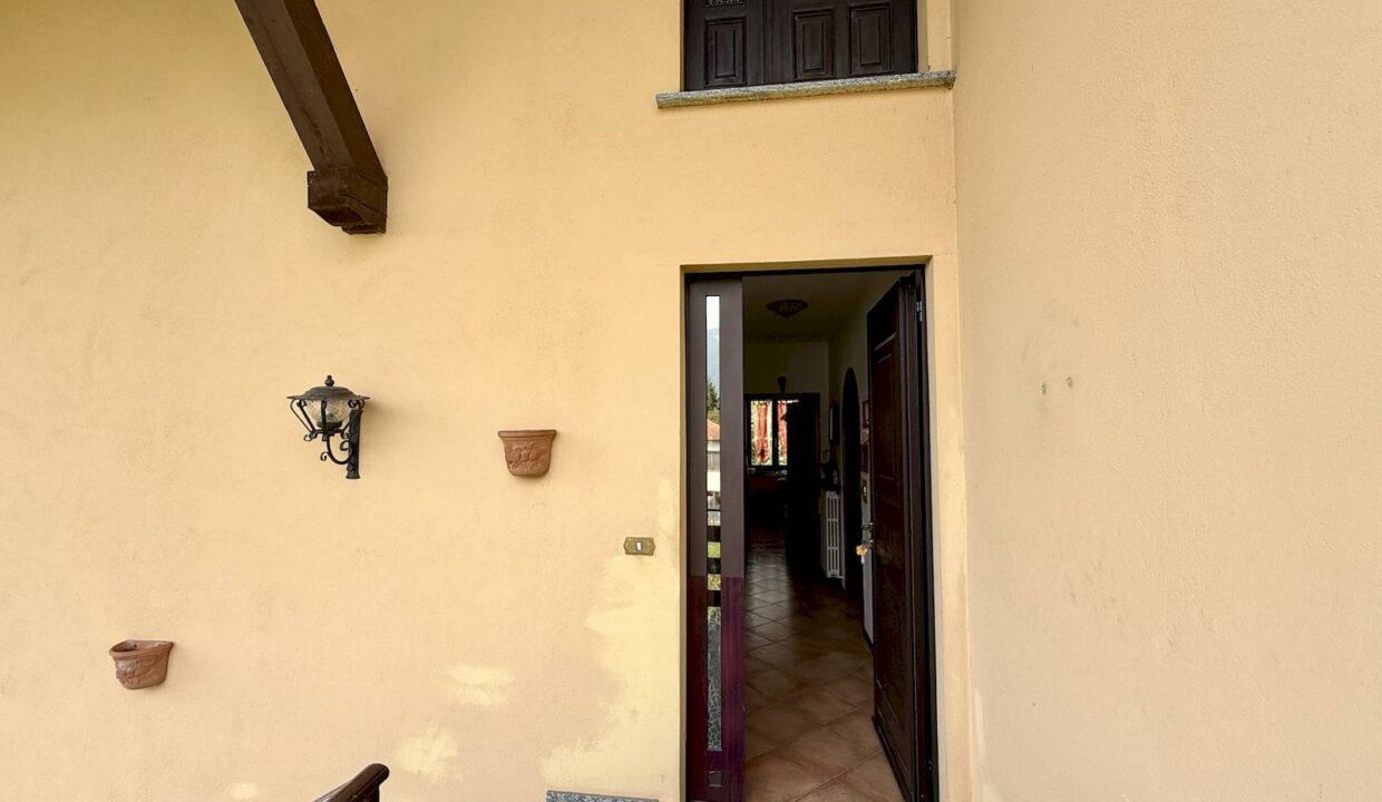 Lake Como Villa with Garden and Garage - Dongo