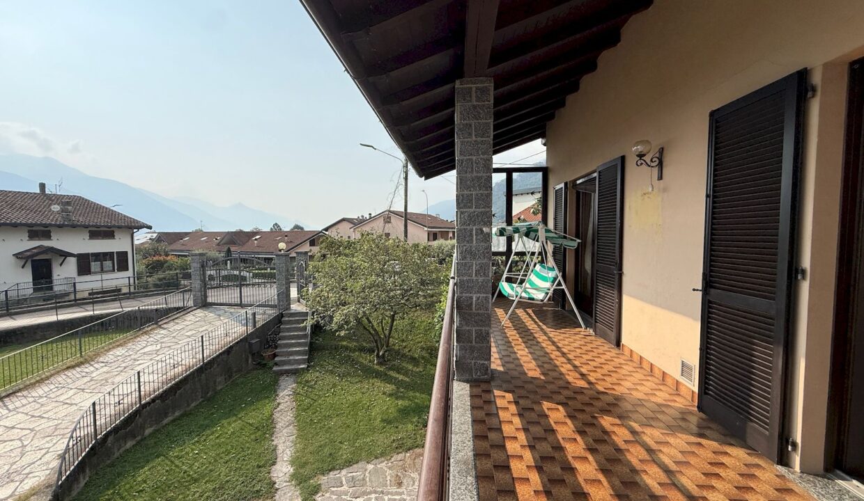 Lake Como Villa with Garden and Garage - Dongo