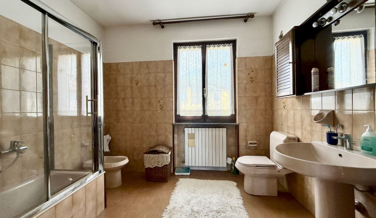 Lake Como Villa with Garden and Garage - Dongo