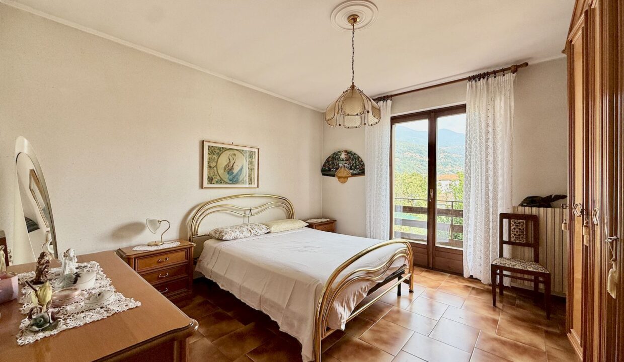 Lake Como Villa with Garden and Garage - Dongo