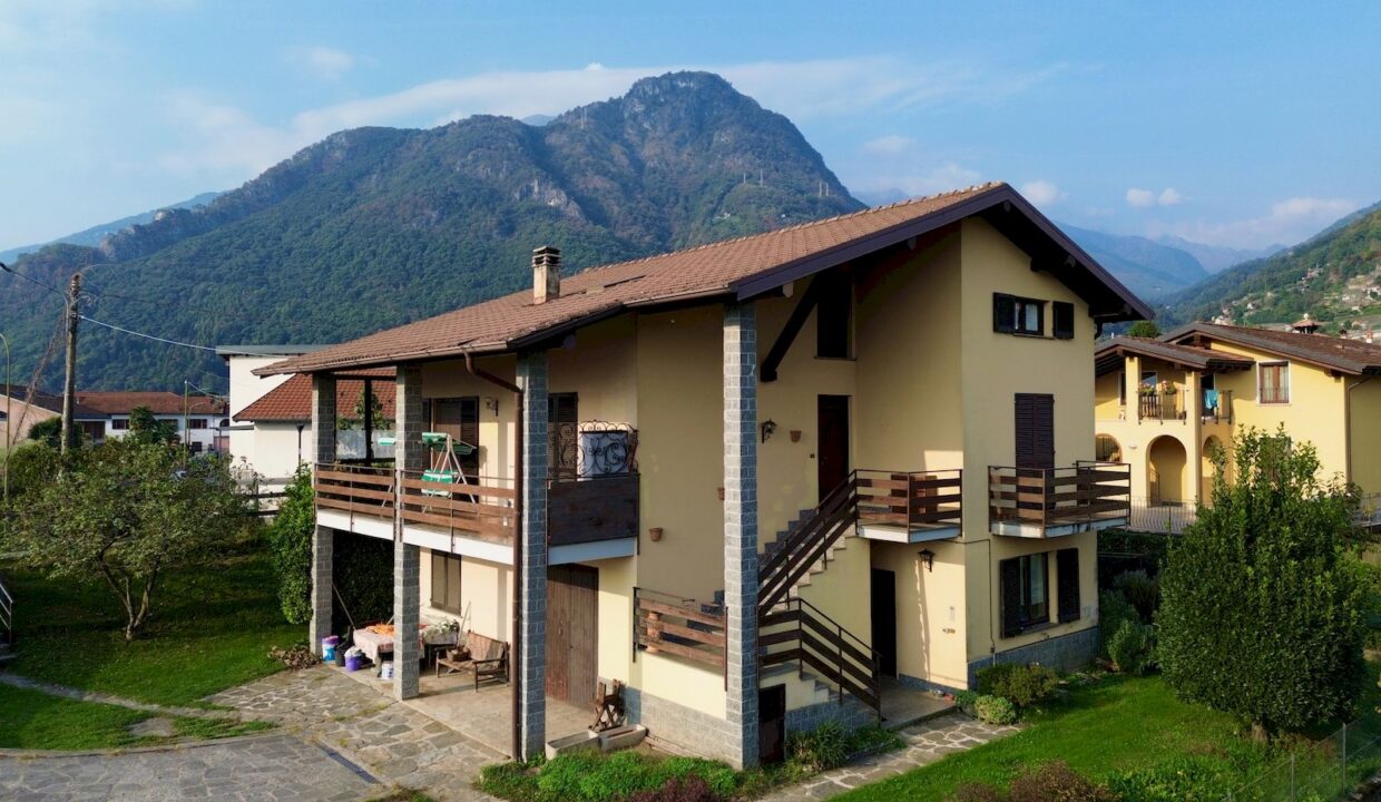 Lake Como Villa with Garden and Garage - Dongo