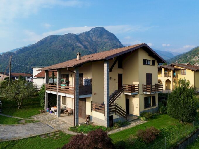 Lake Como Villa with Garden and Garage - Dongo
