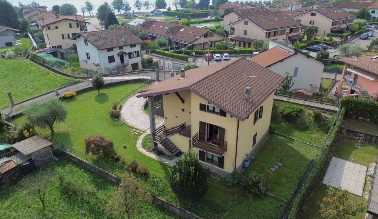 Lake Como Villa with Garden and Garage - Dongo