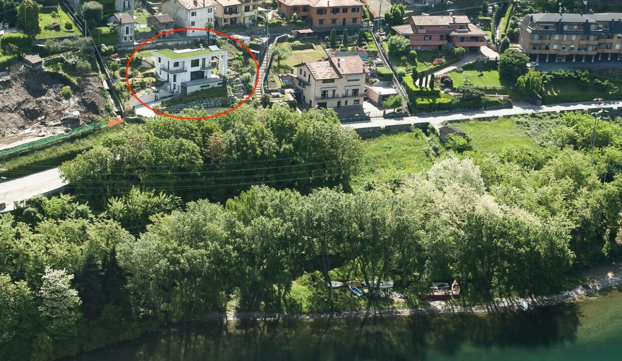 Villa with Garden Lake Como Dorio