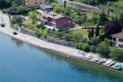 Pianello del Lario Front Lake with dependance