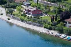 Pianello del Lario Front Lake with dependance