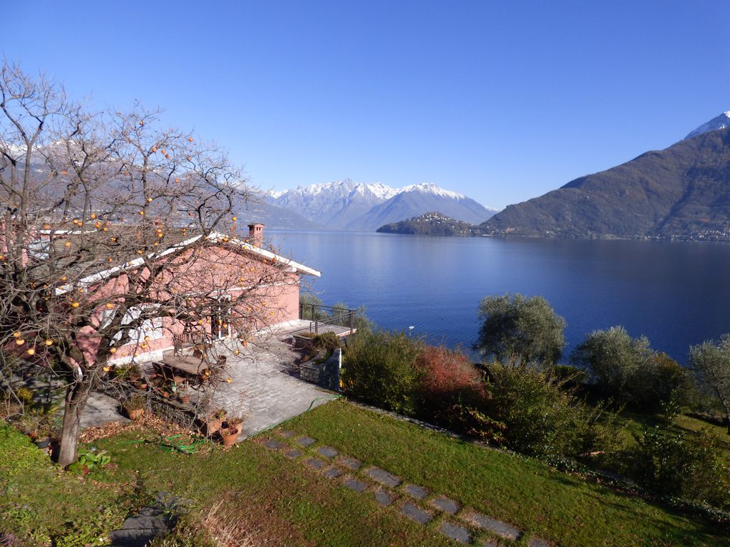 Pianello del Lario Front Lake Villa with Swimming Pool