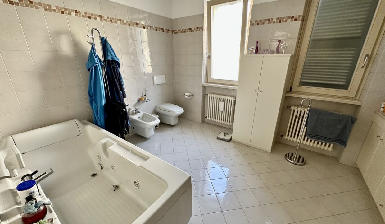 Villa Lake Como Gravedona ed Uniti with Swimming Pool