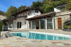 Lake Como Villa with Swimming Pool Gravedona ed Uniti