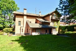 Lake Como Colico Independent Villas with Park with fireplace