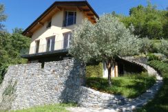 Independent Villa Gera Lario Lake Como . car park