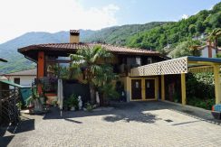 Independent Villa Gera Lario with Garden property