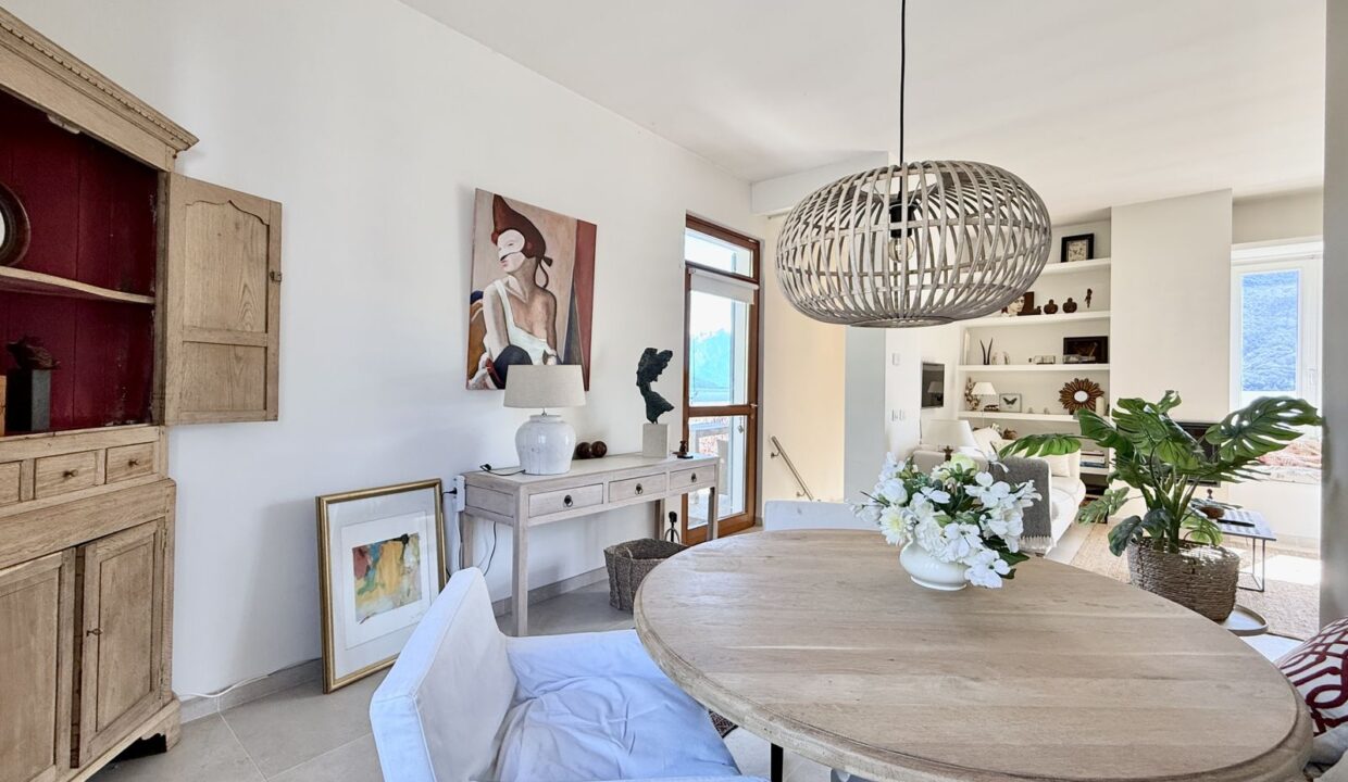 Lake Como Detached Villa Pianello del Lario with Pool