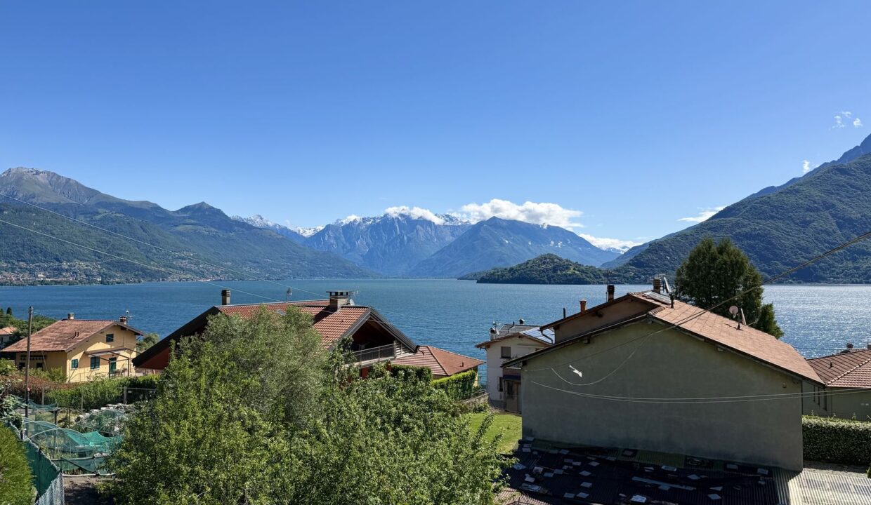 Lake Como Detached Villa Pianello del Lario with Pool