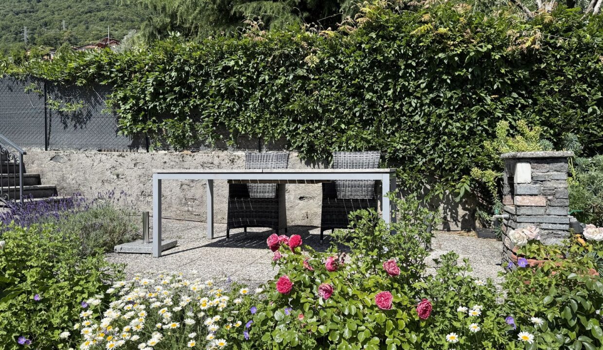 Lake Como Detached Villa Pianello del Lario with Pool
