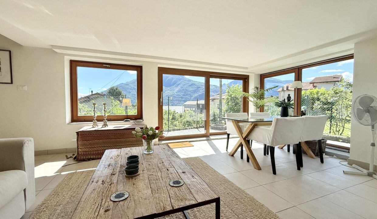 Lake Como Detached Villa Pianello del Lario with Pool