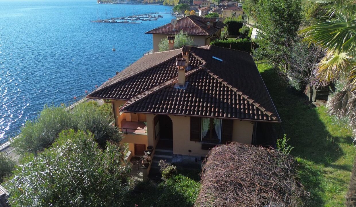 Villa Menaggio with Direct Access to the Lake
