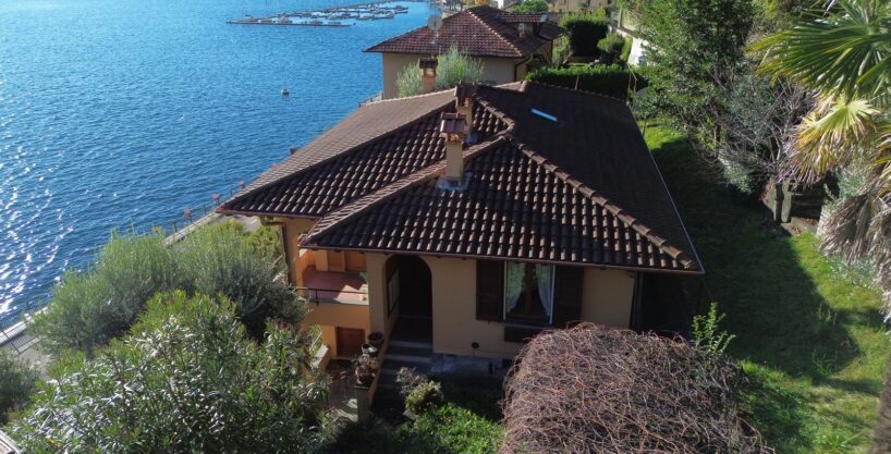 Villa Menaggio with Direct Access to the Lake