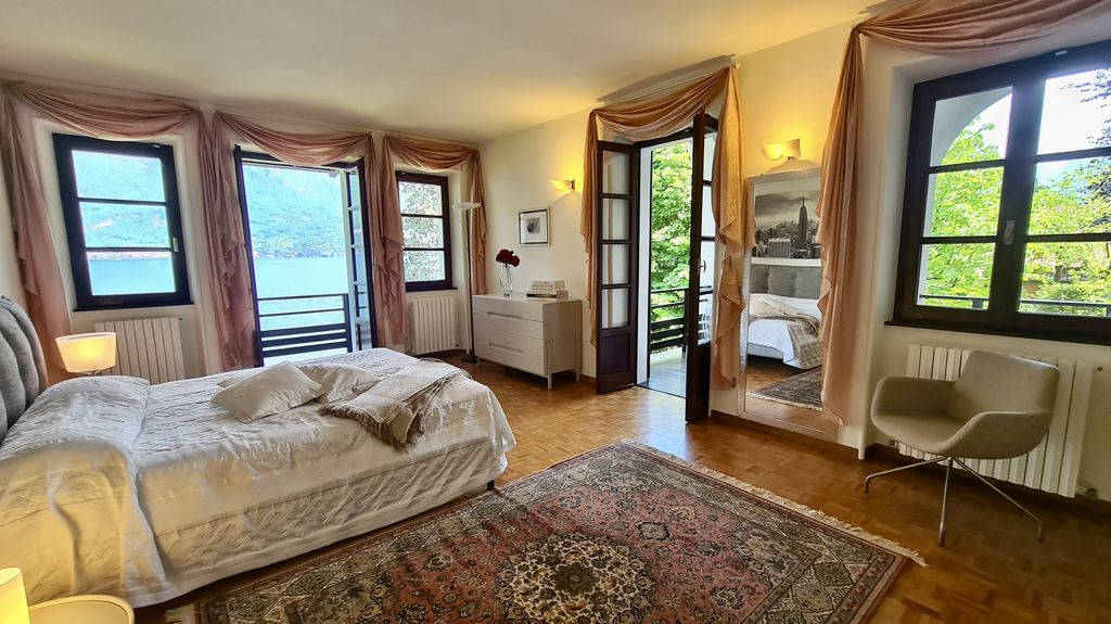 Luxury Villa Bellagio Front Lake Como with Boathouse - bedroom