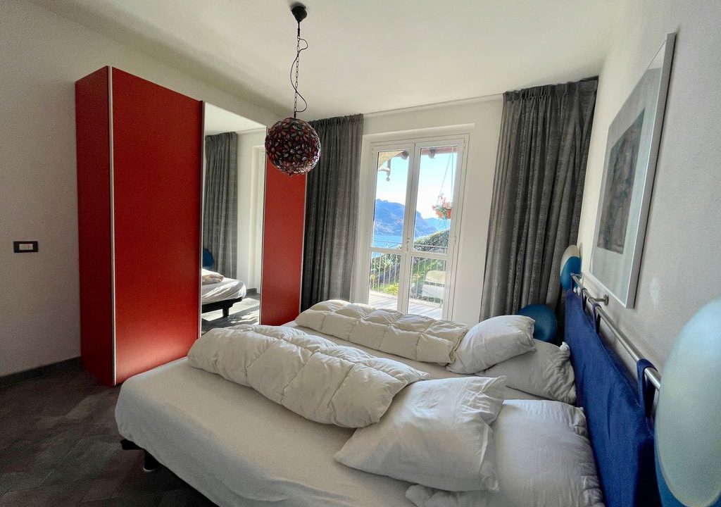 San Siro Villa with Lake View - bedroom