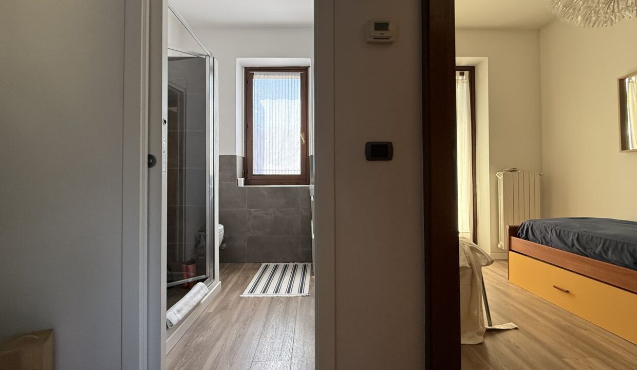 Lake Como Gravedona ed Uniti House with Garden and Garage
