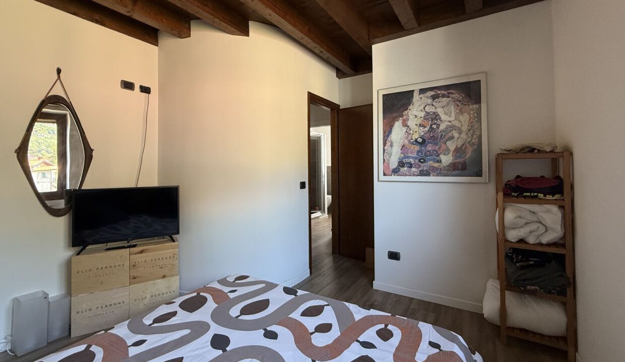 Lake Como Gravedona ed Uniti House with Garden and Garage