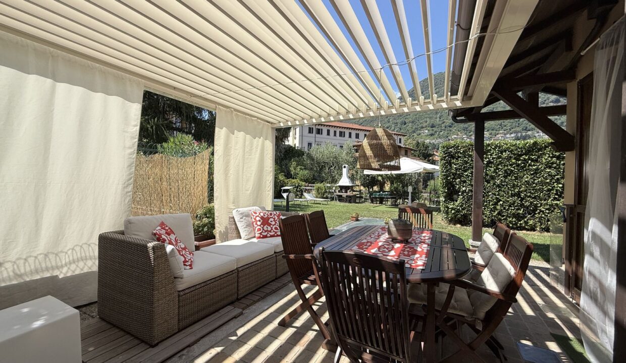 Lake Como Gravedona ed Uniti House with Garden and Garage