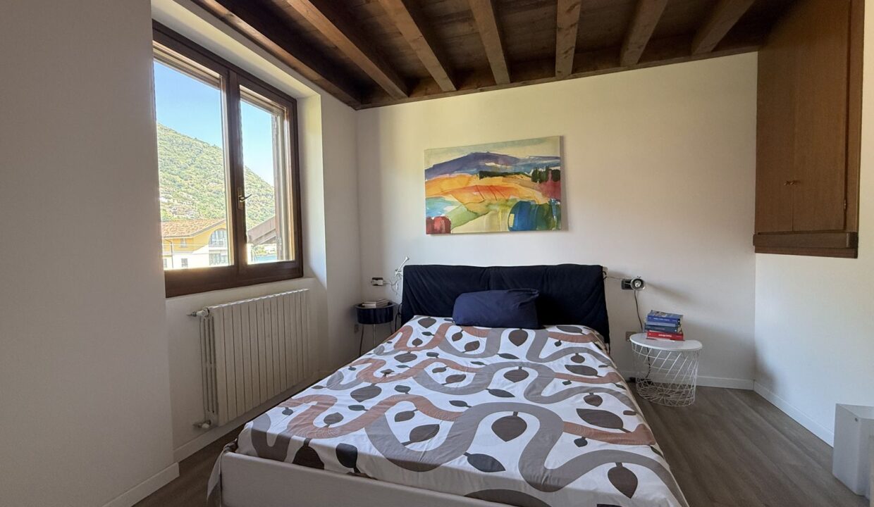 Lake Como Gravedona ed Uniti House with Garden and Garage