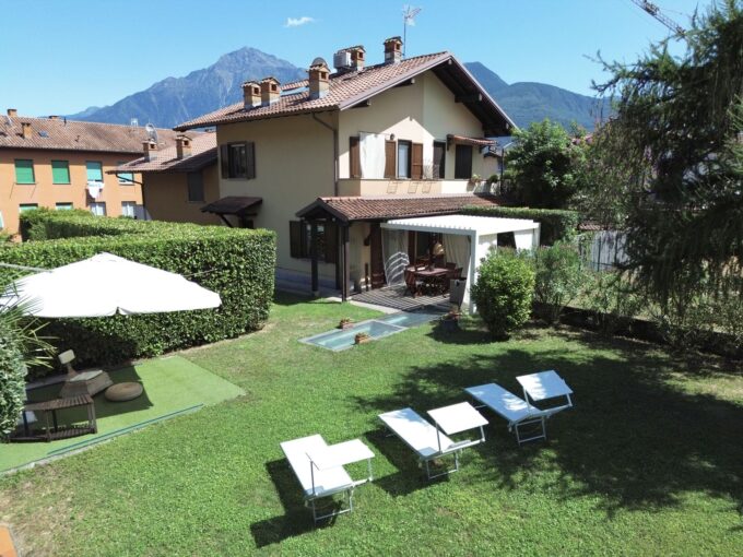 Lake Como Gravedona ed Uniti House with Garden and Garage