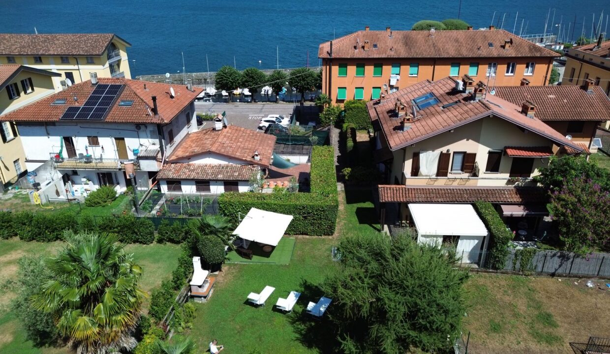 Lake Como Gravedona ed Uniti House with Garden and Garage