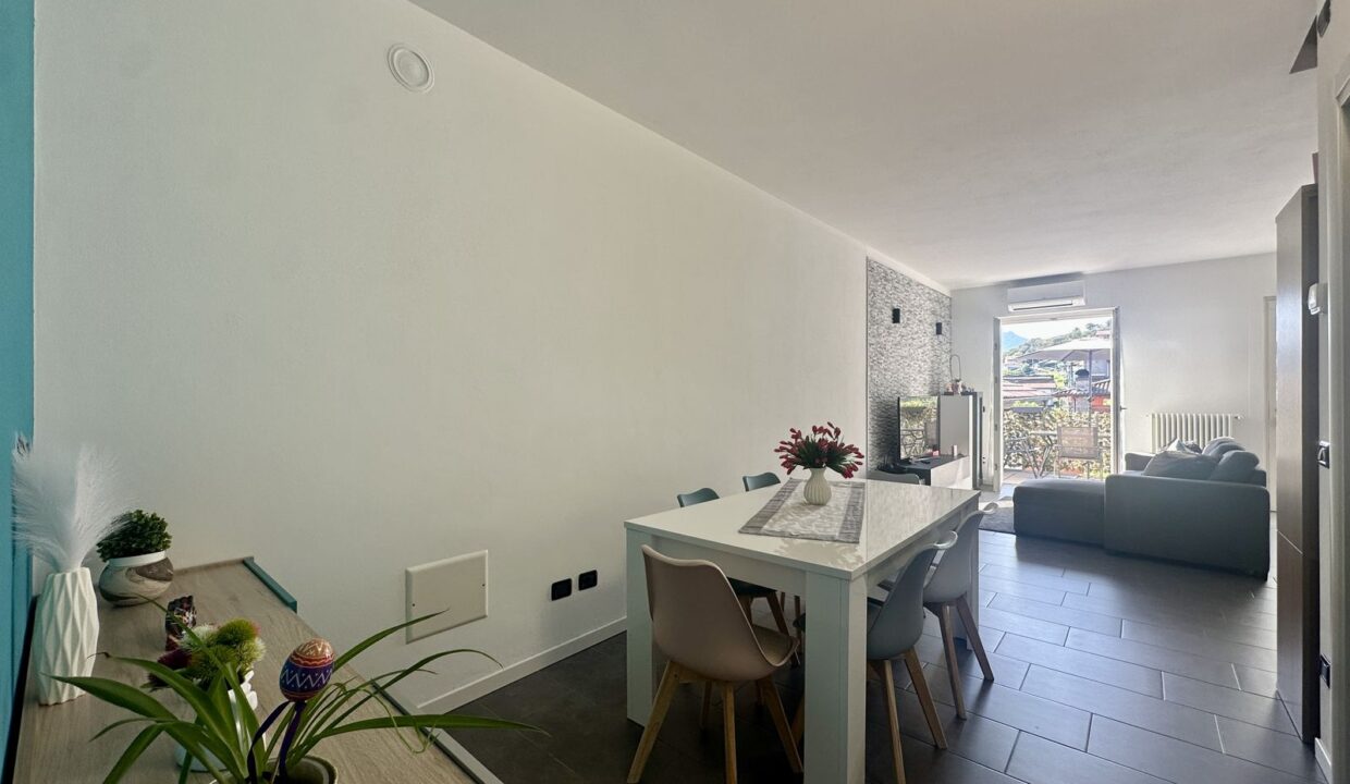 Lake Como House Residence with Swimming Pool