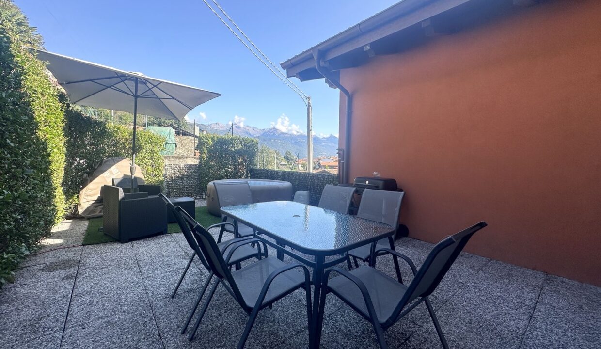 Lake Como House Residence with Swimming Pool