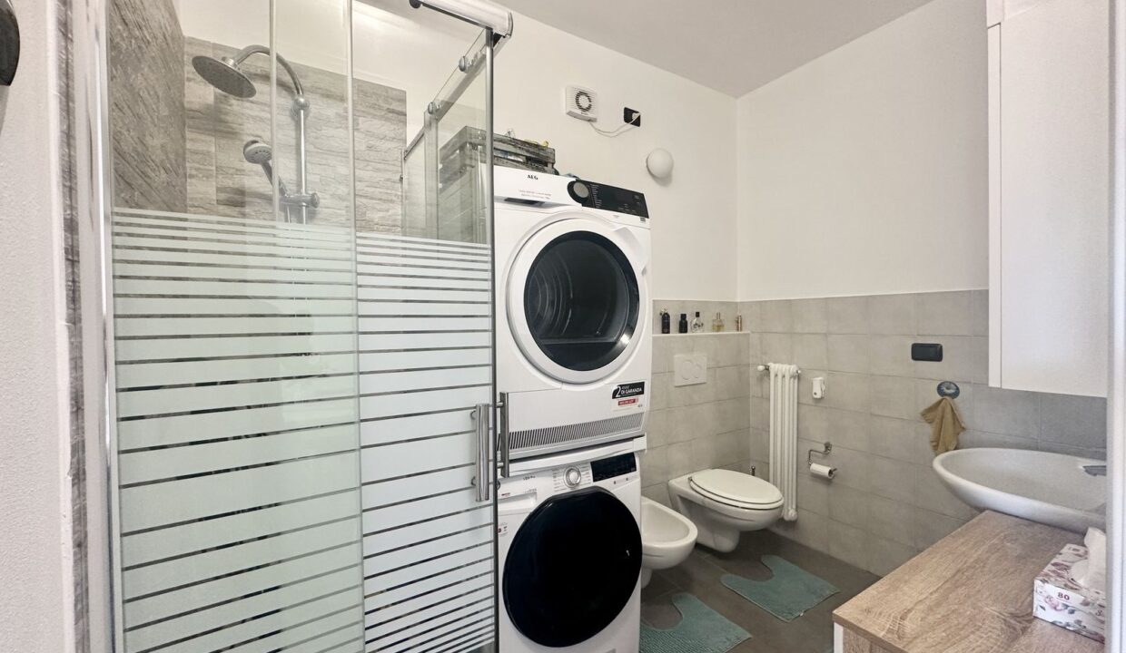 Lake Como House Residence with Swimming Pool