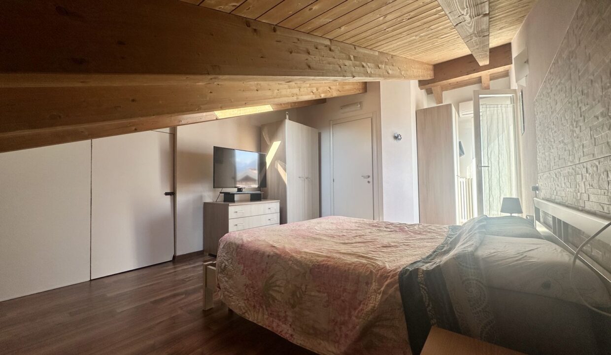 Lake Como House Residence with Swimming Pool