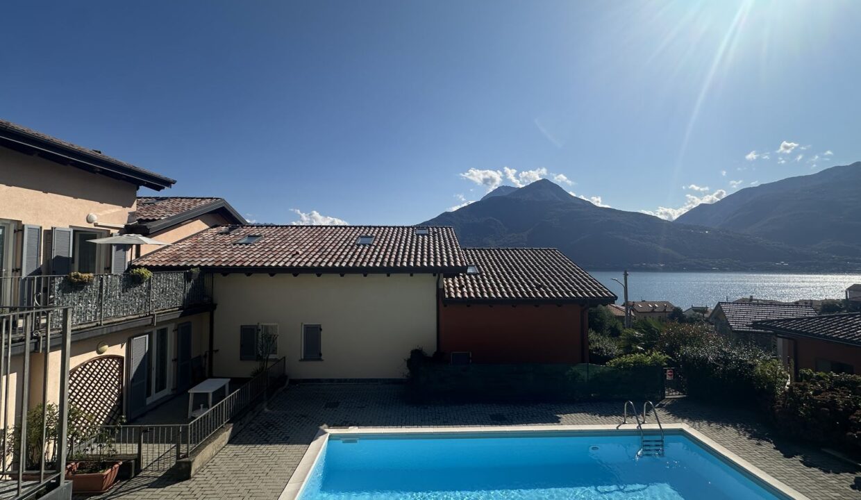 Lake Como House Residence with Swimming Pool