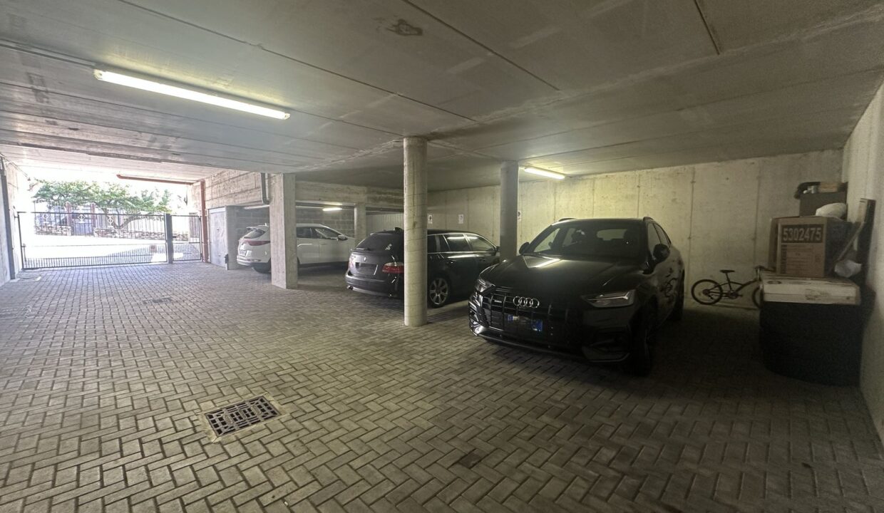 Lake Como House Residence with Swimming Pool