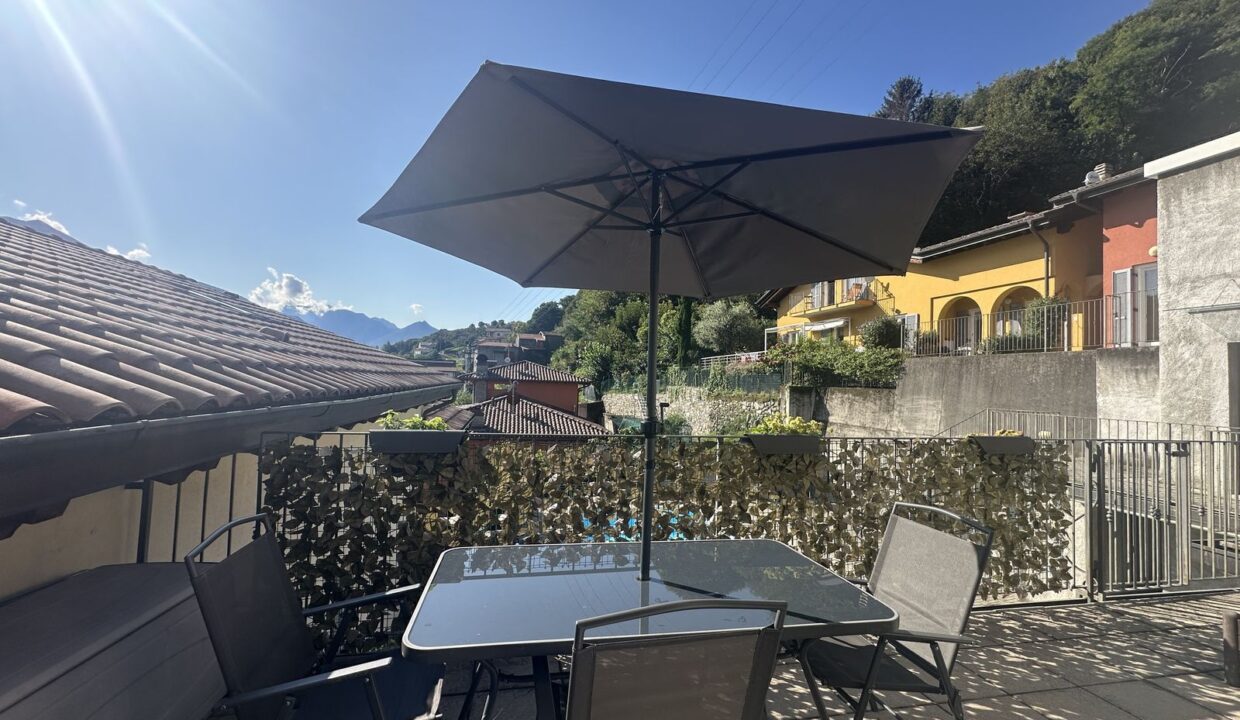 Lake Como House Residence with Swimming Pool